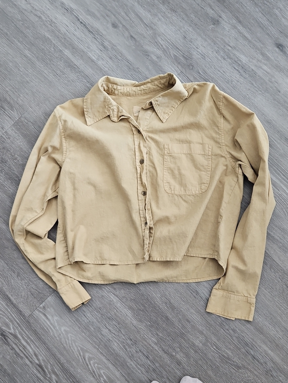 Universal Thread Cropped Button-Down Shirt - Khaki